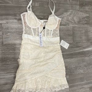 For love and lemons lace dress in white size small